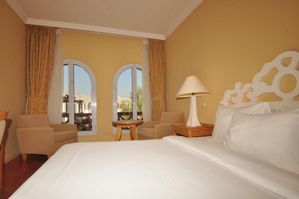 Jaz Sharm Dreams Hotel Exterior foto A guest room at the hotel