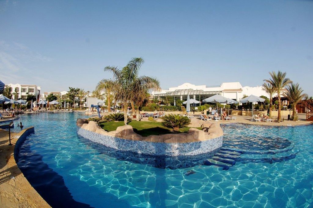Jaz Sharm Dreams Hotel Exterior foto A swimming pool in Egypt