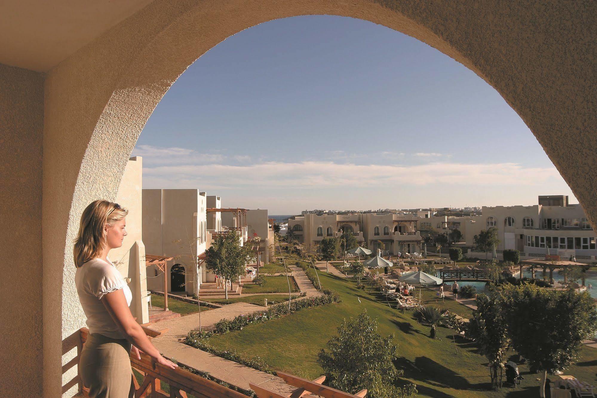 Jaz Sharm Dreams Hotel Exterior foto View of the campus